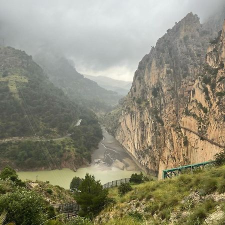 La Barberia De Miguel Vila El Chorro Exterior foto